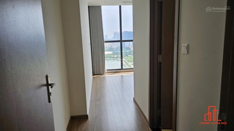 Bán gấp căn hộ 3PN, 90m2 view hồ tại Vinhomes Skylake, Phạm Hùng, Nam Từ Liêm, giá từ 150 triệu/m2