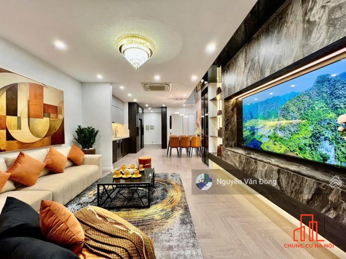 Vợ chồng tôi cần bán căn 2 ngủ tầng trung view hồ cực đẹp, sổ đỏ sẵn giao dịch, full nội thất đẹp