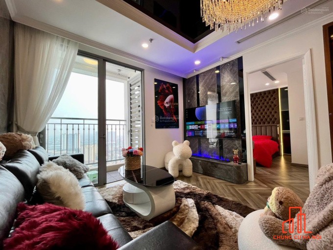 Gia đình tôi cần bán gấp CH 95m2 (3N2W) - 13 tỷ tại Vinhomes Skylake, có slot, sẵn sổ, full đồ
