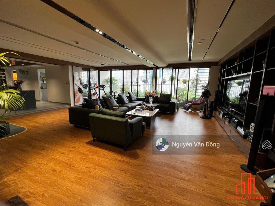 Sở hữu căn hộ siêu rộng rãi 280m2 giữa trung tâm thành phố, sổ đỏ sẵn giao dịch, nội thất cao cấp