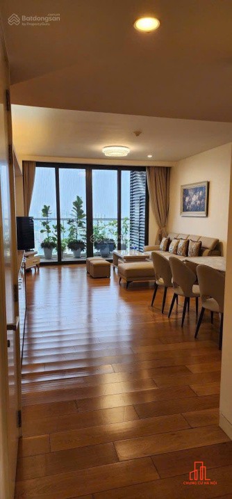 Bán căn 3PN - 2WC 145m2 tòa Indochina Plaza, Xuân Thủy, tầng trung thoáng mát, full nội thất.