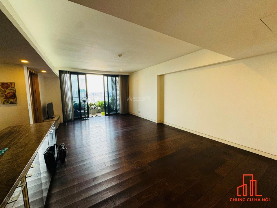 Bán căn hộ 145m2, 3PN, 2WC, 120 triệu / m2 tại Indochina Plaza, Dịch Vọng Hậu, Cầu Giấy, Hà Nội
