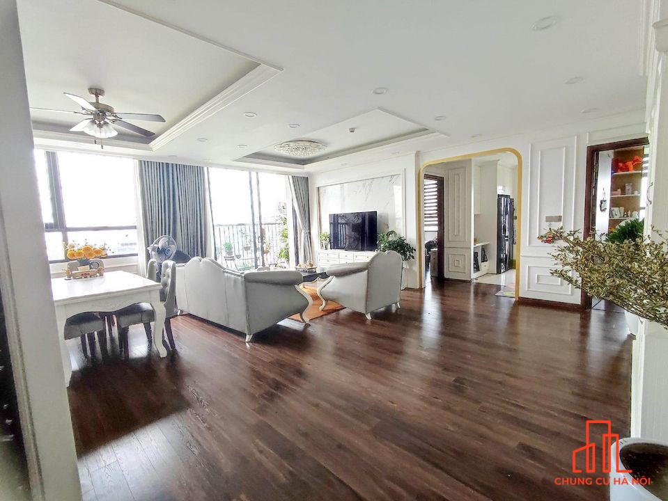 Bán căn hộ lô góc 3 phòng ngủ - chung cư Hà Nội Paragon - 138m2 - giá 9.xx tỷ