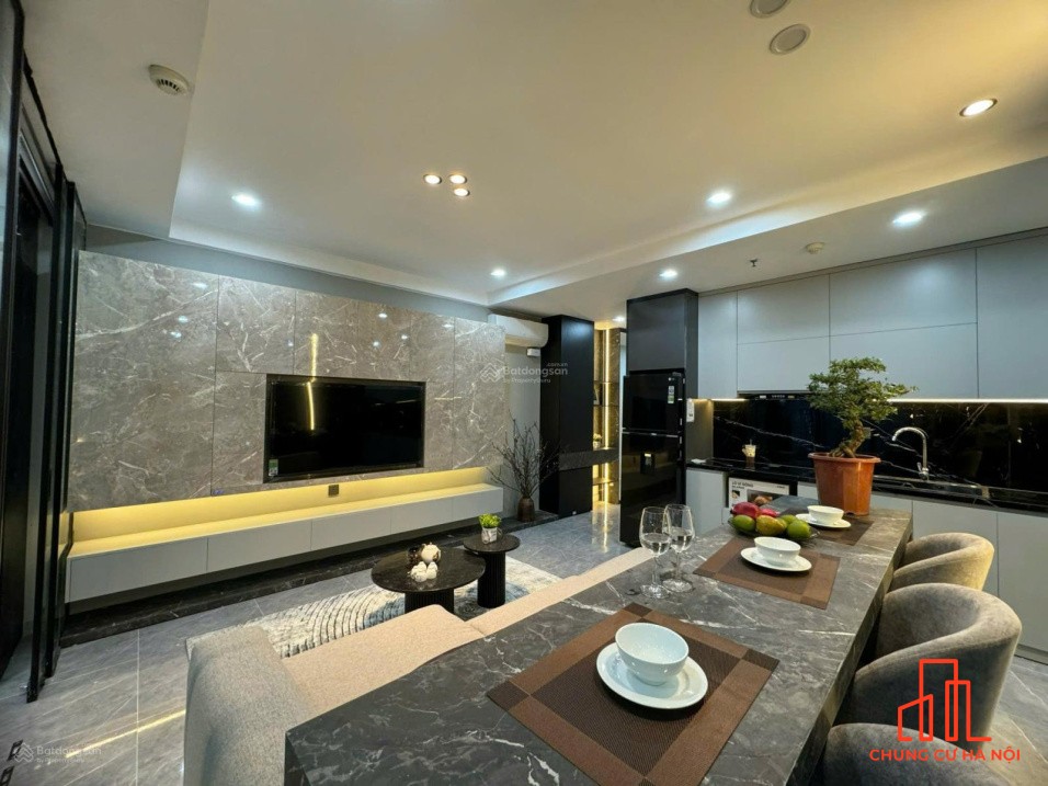 Bán căn 2 phòng ngủ giá 7,2 tỷ, nhà đẹp ở ngay, có 2 lốt ô tô, Discovery Complex