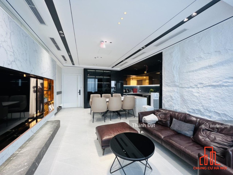 Bán căn hộ 4PN DT: 210m2, Full nội thất, chung cư tại Discovery Complex Cầu Giấy, giá cực tốt
