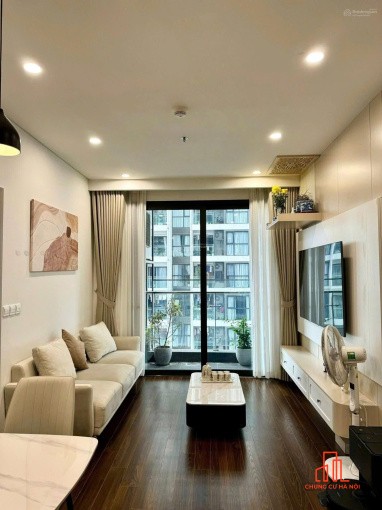 Gia đình tôi bán gấp căn hộ 2PN- 66m2 tại Vinhomes West Point- giá 7 tỷ,có slot, full đồ, có sổ