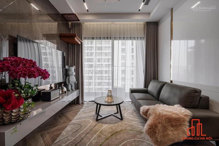 Chính chủ cần bán gấp căn 2 ngủ tòa W2 West Point, ban công Đông Nam, tặng full đồ, giá 6,5 tỷ