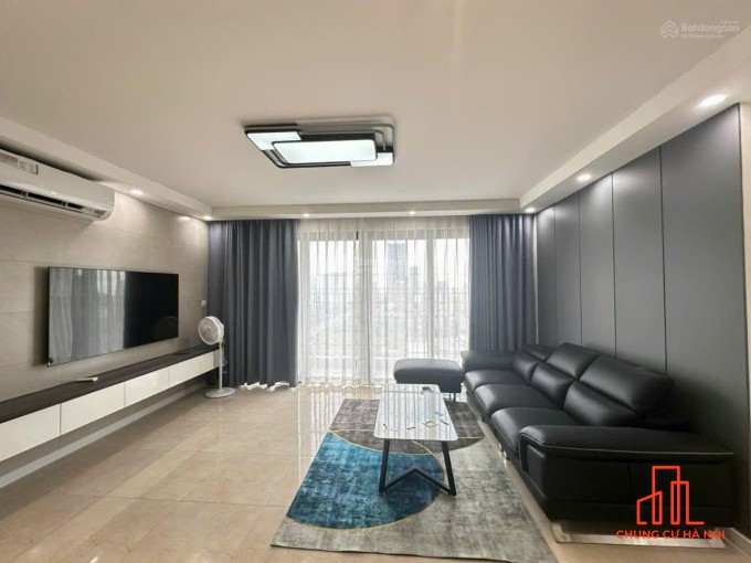 Hiếm! Bán căn hộ chung cư tại Vinhomes Skylake, 9,5tỷ bao phí , 72m2, giá ưu đãi sẵn sổ giao dịch