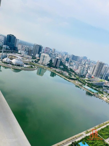 Chính chủ cần bán gấp căn 3 ngủ view hồ Vinhomes Skylake, DT 95m2, giá 12 tỷ, sẵn sổ full nội thất